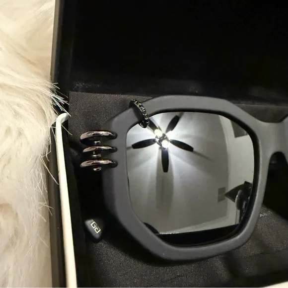 Givenchy Pierced sunglasses GV 7175